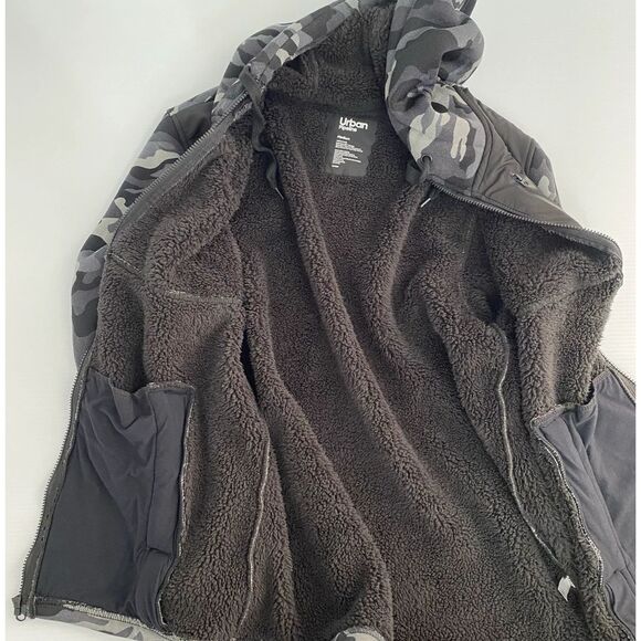 URBAN PIPELINE Men’s Camo Print Hooded Jacket, Size M, Fur Lined, Full Zip - Picture 3 of 8